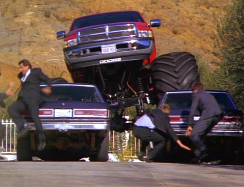 Кадр из фильма Няньки / Twin Sitters Кадр из фильма Няньки / Twin Sitters