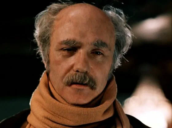 Сцена из фильма Ищите Женщину Сцена из фильма Ищите Женщину