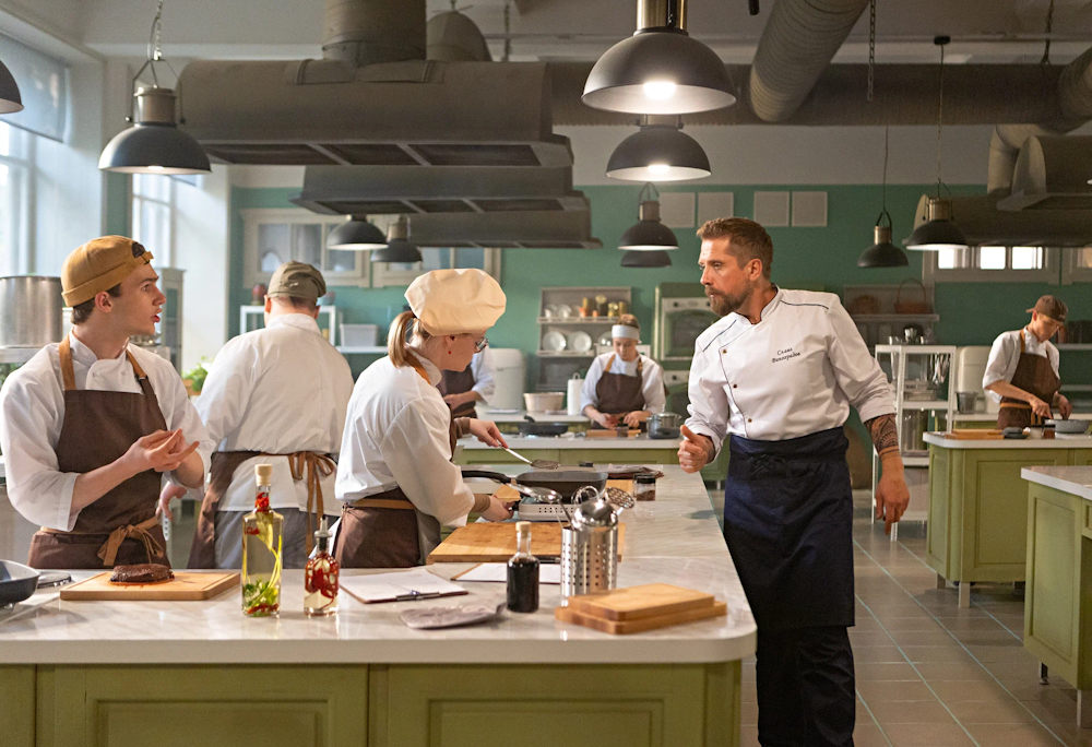 Сцена из фильма Кулинарный техникум Сцена из фильма Кулинарный техникум