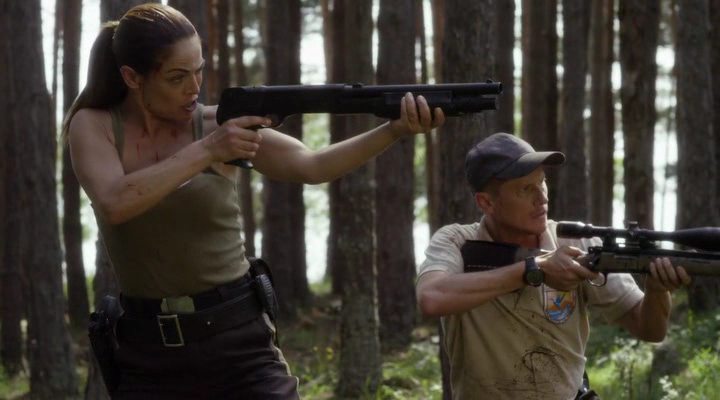 Сцена из фильма Озеро страха: Анаконда / Lake Placid vs. Anaconda Сцена из фильма Озеро страха: Анаконда / Lake Placid vs. Anaconda