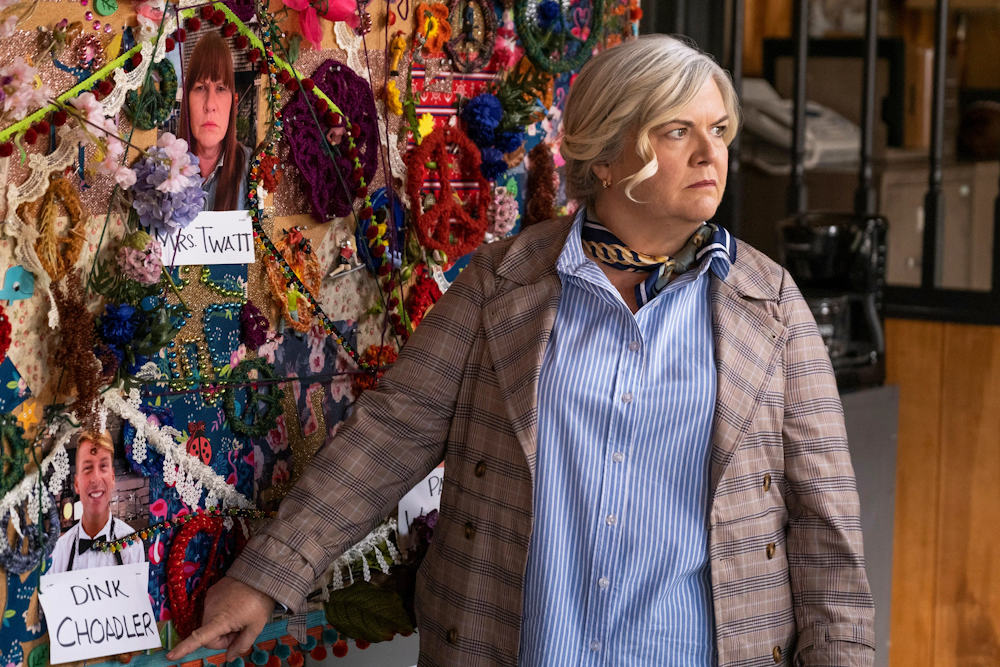 Сцена из фильма Убийства Мэйплворт / Mapleworth Murders Сцена из фильма Убийства Мэйплворт / Mapleworth Murders