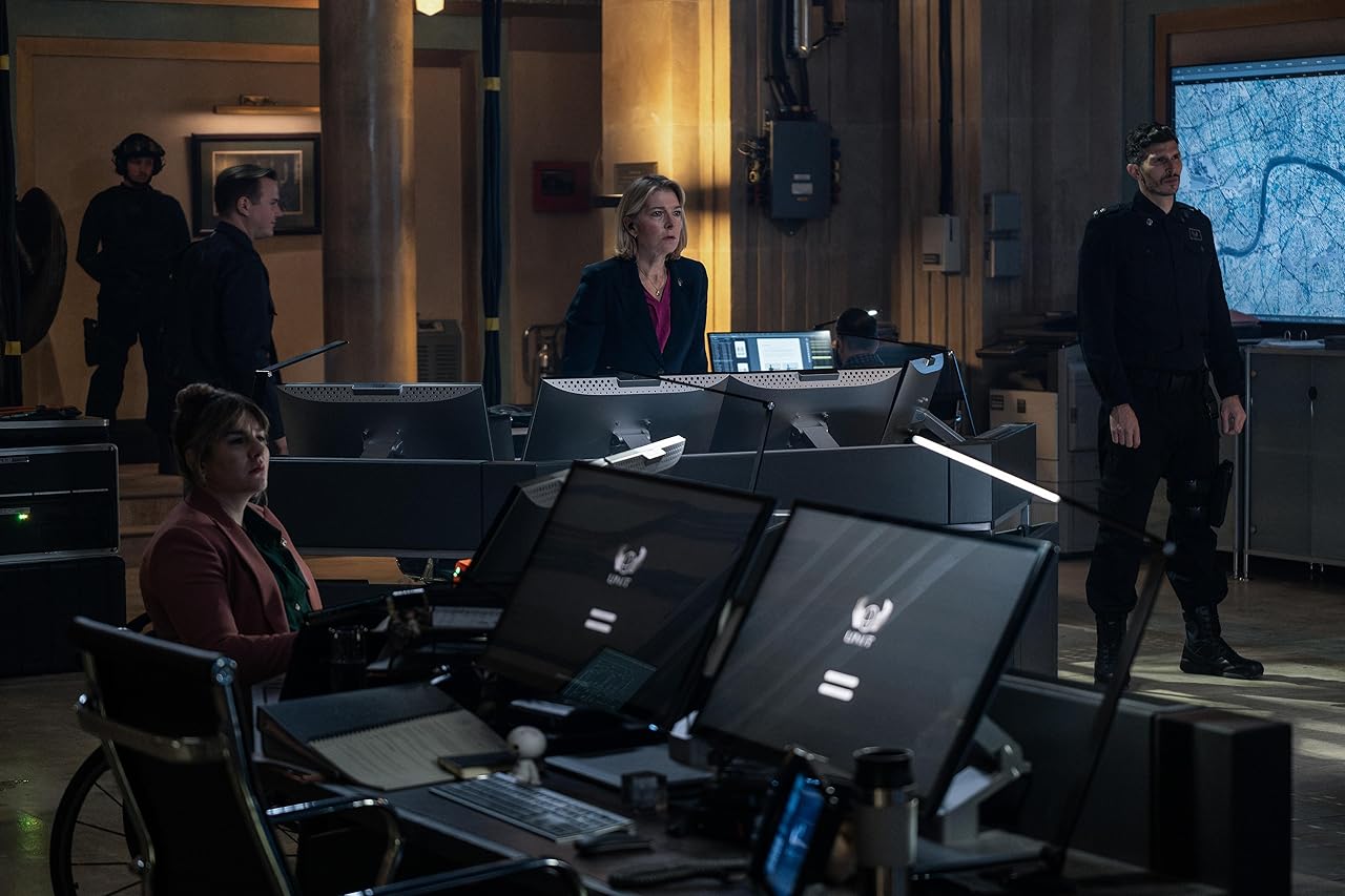 Кадр из фильма Война между сушей и морем / The War Between the Land and the Sea Кадр из фильма Война между сушей и морем / The War Between the Land and the Sea