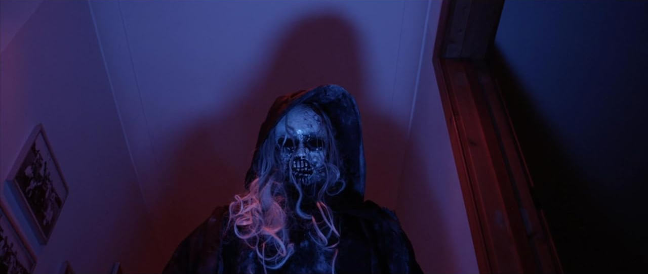 Кадр из фильма Зубная фея 2: Корень зла / Toothfairy 2 (Return Of The Tooth Fairy) Кадр из фильма Зубная фея 2: Корень зла / Toothfairy 2 (Return Of The Tooth Fairy)