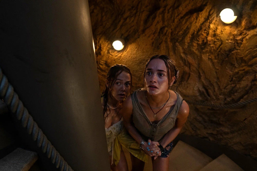 Кадр из фильма Примат / Primate Кадр из фильма Примат / Primate