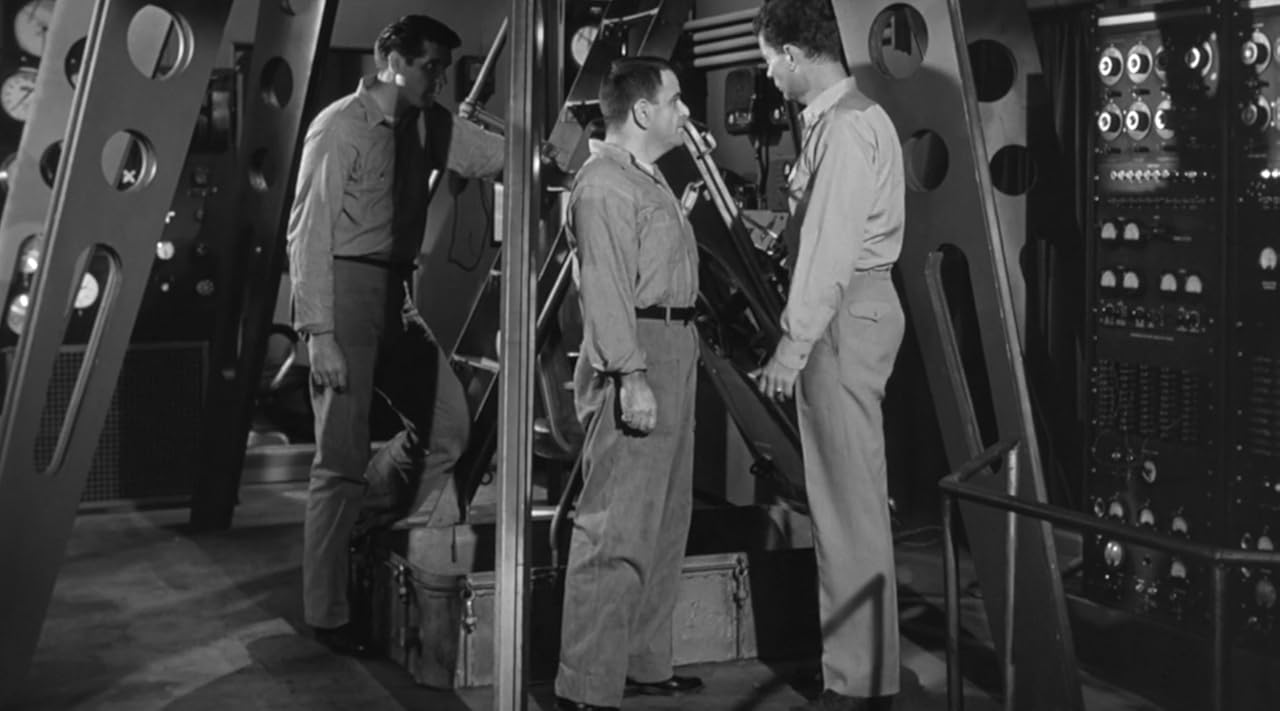 Кадр из фильма Атомная подводная лодка / The Atomic Submarine Кадр из фильма Атомная подводная лодка / The Atomic Submarine