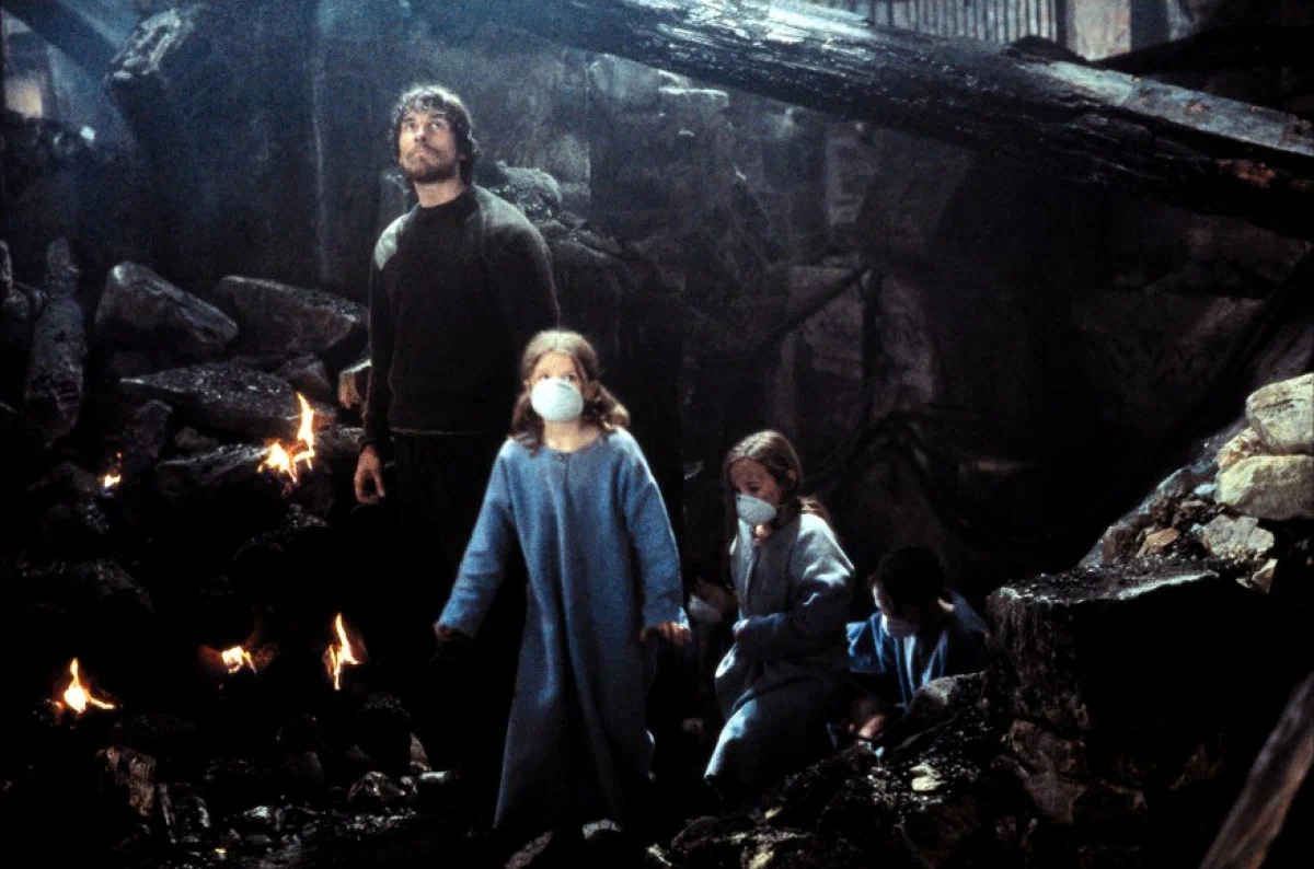 Кадр из фильма Власть огня / Reign of Fire Кадр из фильма Власть огня / Reign of Fire