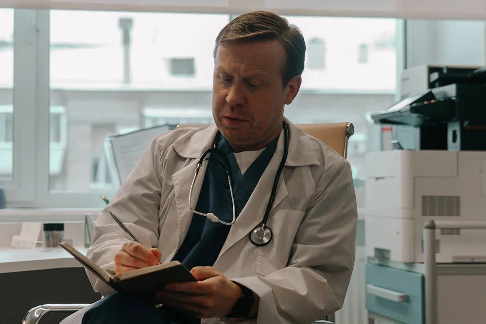 Сцена из фильма Добрый доктор Сцена из фильма Добрый доктор