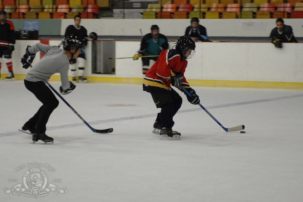 Кадр из фильма Золотой лёд 3 / The Cutting Edge 3: Chasing the Dream Кадр из фильма Золотой лёд 3 / The Cutting Edge 3: Chasing the Dream