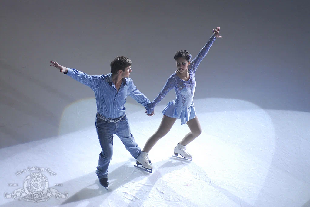 Кадр из фильма Золотой лёд 3 / The Cutting Edge 3: Chasing the Dream Кадр из фильма Золотой лёд 3 / The Cutting Edge 3: Chasing the Dream