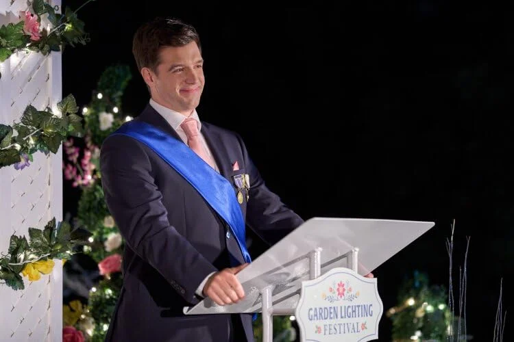 Кадр из фильма Корона для короля / A Royal Setting Кадр из фильма Корона для короля / A Royal Setting