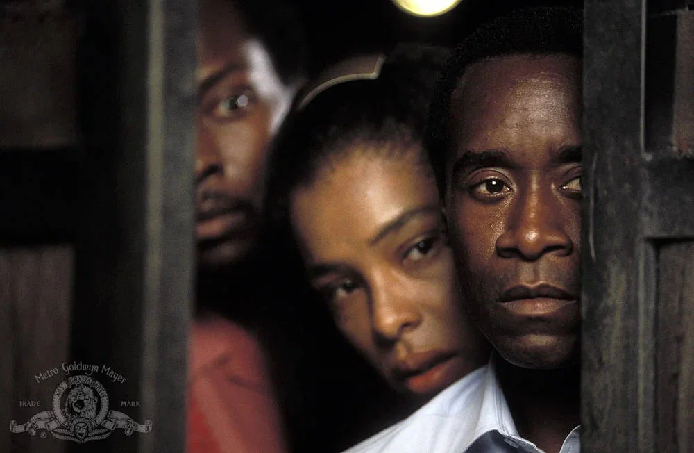 Кадр из фильма Отель Руанда / Hotel Rwanda Кадр из фильма Отель Руанда / Hotel Rwanda