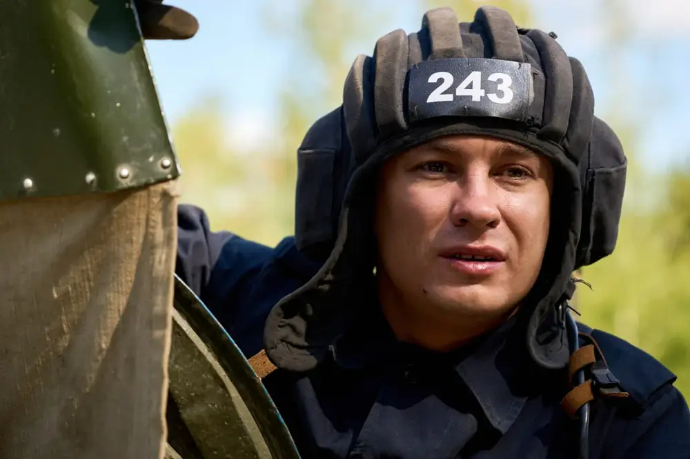 Сцена из фильма Тимур и его команда Сцена из фильма Тимур и его команда