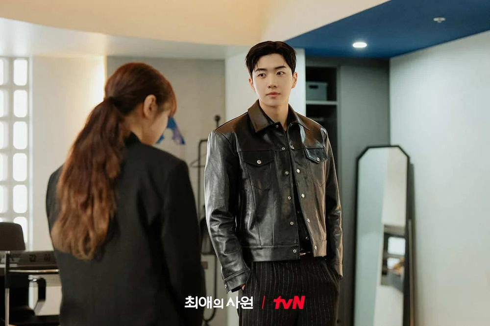 Сцена из фильма Любимая сотрудница / My Bias, My Boss (Choeaeui sawon) Сцена из фильма Любимая сотрудница / My Bias, My Boss (Choeaeui sawon)