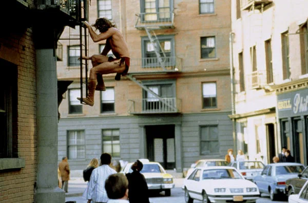 Сцена из фильма Тарзан на Манхэттене / Tarzan in Manhattan Сцена из фильма Тарзан на Манхэттене / Tarzan in Manhattan