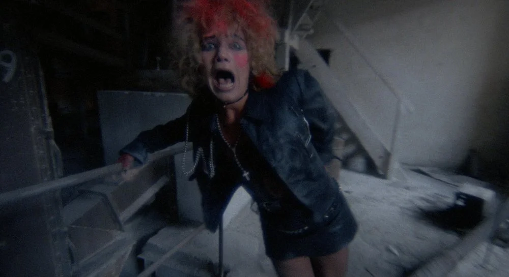 Кадр из фильма Вой: 2 Стирба – Сука-оборотень / Howling II: Stirba - Werewolf Bitch Кадр из фильма Вой: 2 Стирба – Сука-оборотень / Howling II: Stirba - Werewolf Bitch