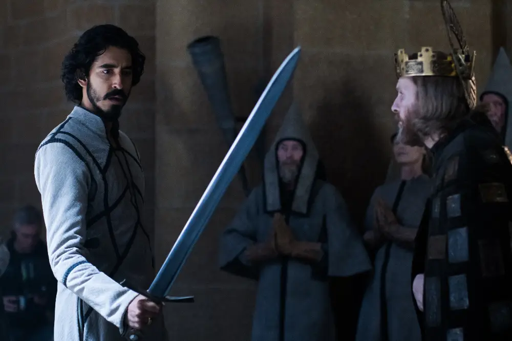 Кадр из фильма Легенда о Зелёном рыцаре / The Green Knight Кадр из фильма Легенда о Зелёном рыцаре / The Green Knight